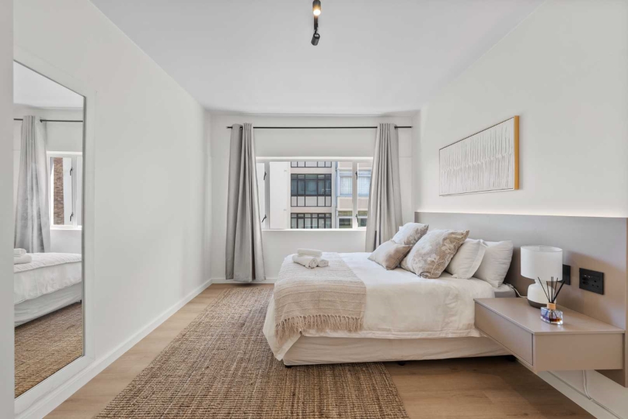 2 Bedroom Property for Sale in Sea Point Western Cape